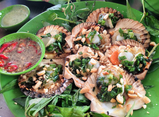 Thơm nức mũi sò điệp nướng mỡ hành - 3