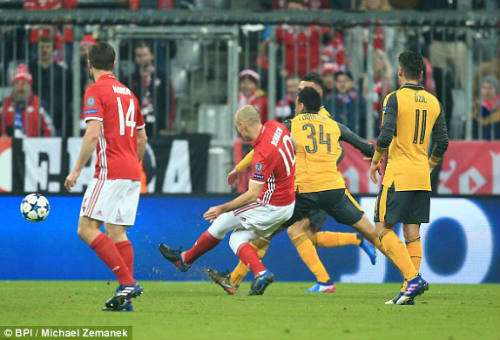 Bayern Munich - Arsenal: &#34;Sấp mặt&#34; sau giờ nghỉ - 1