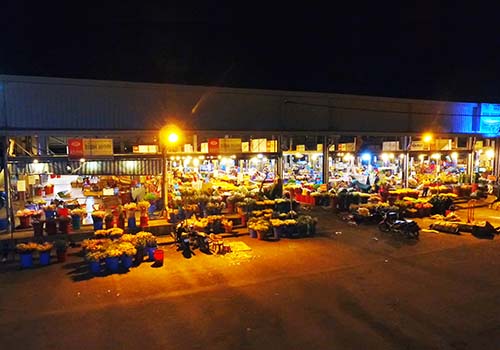 Dẹp chợ gây ách tắc giao thông - 1