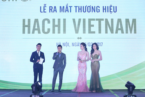 Hồng Đăng rạng rỡ bên 2 Á hậu trong buổi ra mắt mỹ phẩm HACHI - 5
