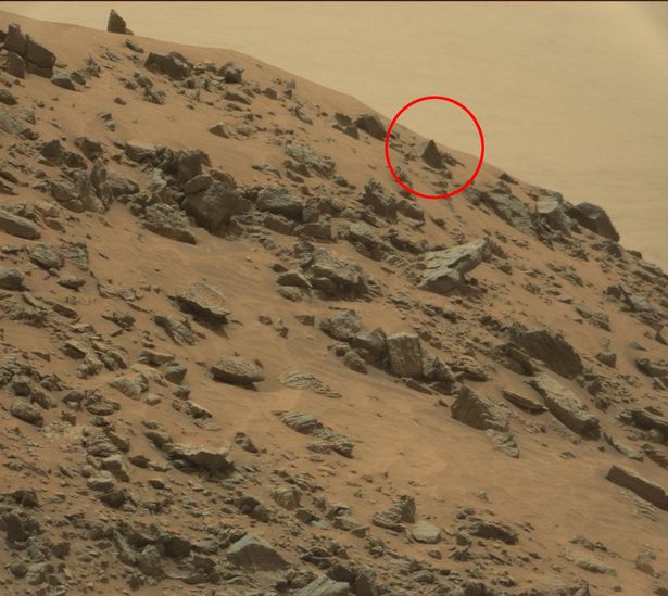 Rò rỉ tài liệu của CIA cho thấy kim tự tháp trên sao Hỏa? - 1