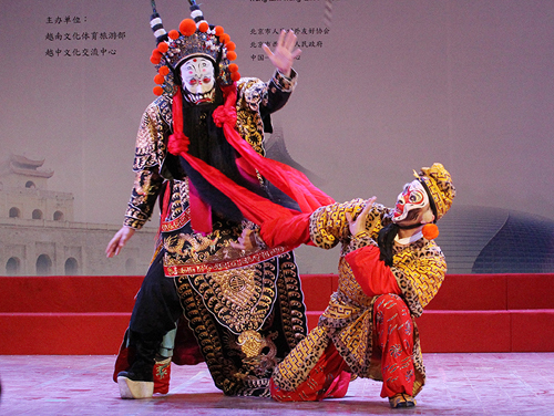 Tròn mắt xem vẽ tranh ngược trong lọ thủy tinh ở HN - 13