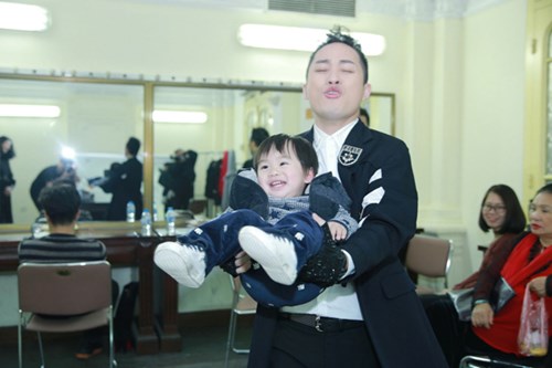 Nhan sắc người vợ bí mật của ca sĩ Tùng Dương - 10