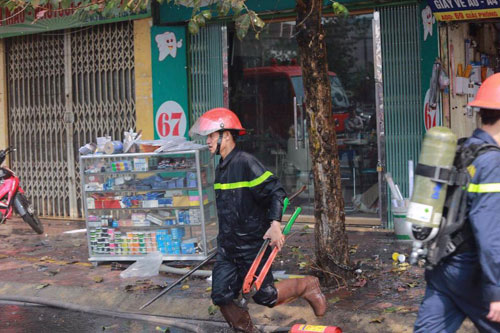 Cháy rụi chuồng cọp 3 tầng giữa Thủ đô, cả khu phố náo loạn - 3