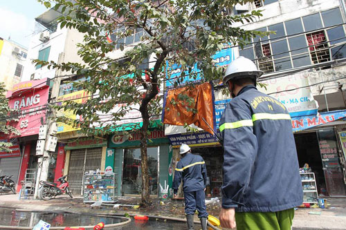 Cháy rụi chuồng cọp 3 tầng giữa Thủ đô, cả khu phố náo loạn - 4