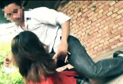 Rủ đi chơi, chở bé gái 14 tuổi vào thẳng nhà nghỉ - 1