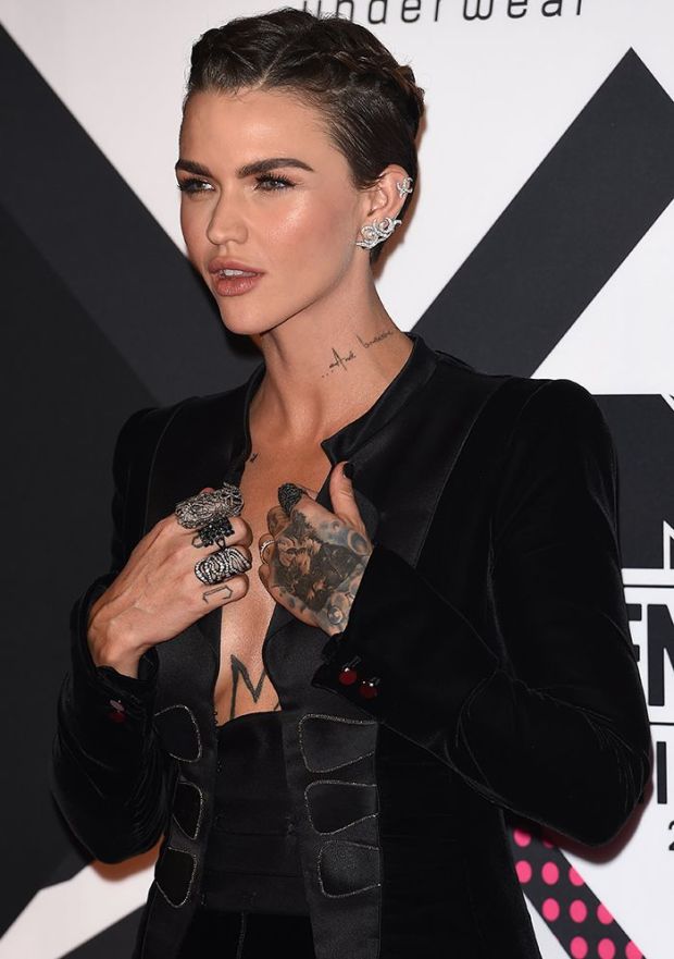 Cô gái có cú đấm "thần sầu" trong phim 18+ John Wick 2 - 8