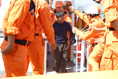 Tàu cá nổ trên biển Vũng Tàu: 9 người trong gia đình gặp nạn - 1