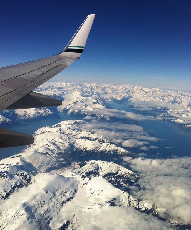 Những dãy núi phủ đầy tuyết trắng ở Alaska.