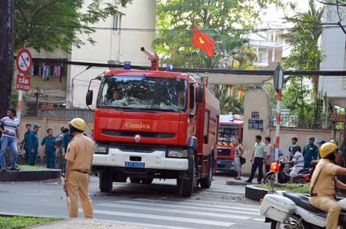 Nhà xe KTX Đại học Y Dược TP.HCM phát hỏa, sinh viên hoảng hồn - 4