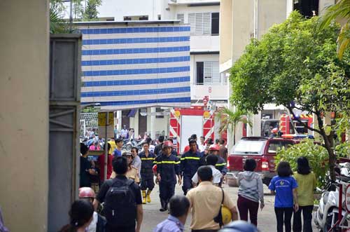 Nhà xe KTX Đại học Y Dược TP.HCM phát hỏa, sinh viên hoảng hồn - 3