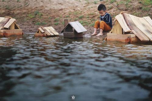 Bộ ảnh cậu bé và môi trường khiến nhiều người suy ngẫm - 7