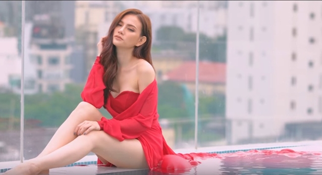 Dừng chân tại The Remix 2017 khá sớm song bà một con đầu tư rất mạnh tay cho MV mới. Đặc biệt, "Nói yêu em vậy đi" còn hút fan với dàn diễn viên phụ ấn tượng bước ra từ The Face 2016 như Mai Ngô, Lilly Nguyễn.