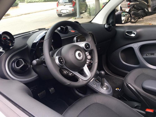 Smart ForTwo Cabrio: Xe nhỏ giá hơn 1 tỷ đồng - 4