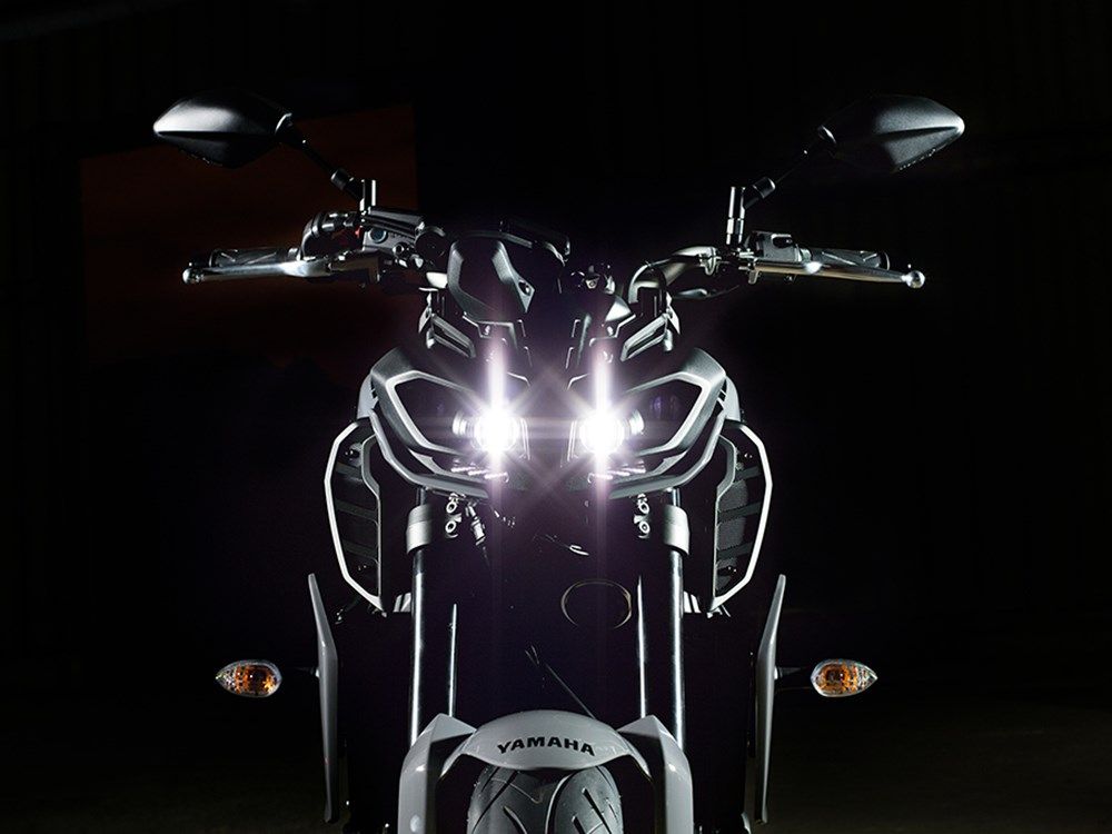 Yamaha FZ 09 2017 - Phong cách mới, hiệu suất mới - 2