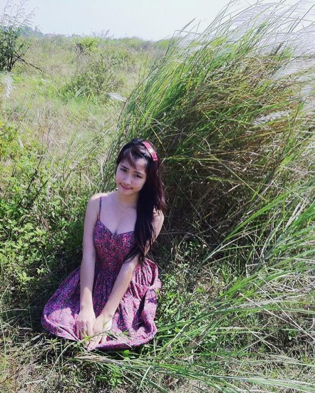 Trước nghi án phẫu thuật, Hòa Minzy đã đăng ngay một bức ảnh minh oan được cô chụp từ năm 2011. "16 tuổi em đã thế này, vậy nên đừng ai nói em bơm ngực nữa nha", nữ ca sĩ viết.