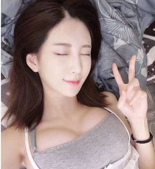 Chỉ 1 giây bị chụp lén, 6 "thiên thần" này bỗng nổi như cồn trên mạng Việt - 8