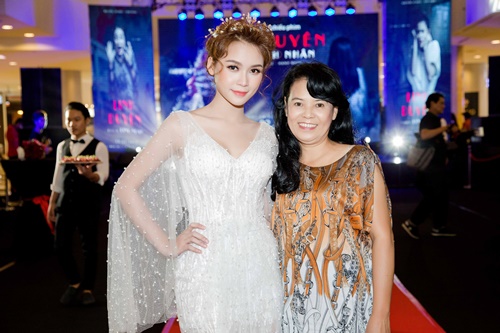 Vợ chồng Trương Quỳnh Anh tình tứ, dập tan tin đồn rạn nứt - 8