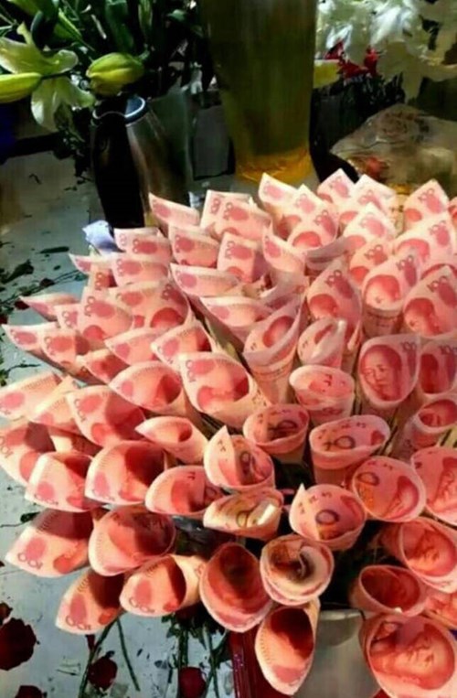 Soái ca gói bó hoa tiền mặt 33 triệu đồng tặng bạn gái - 3