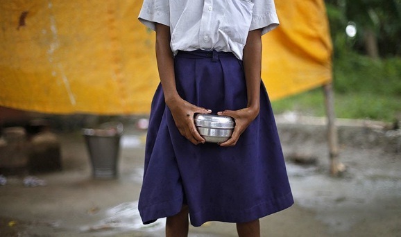 Ấn Độ: Nữ sinh bị bắt lột sạch đồ vì không làm bài tập - 1
