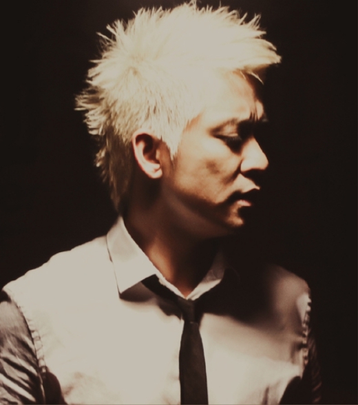 Tuấn Hưng và những "quả đầu" thời xoăn tít đến 3cm - 7