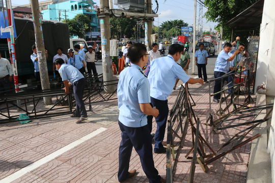 Quận Bình Tân cũng quyết &#34;đòi lại&#34; vỉa hè - 2