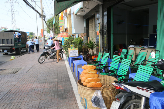 Quận Bình Tân cũng quyết &#34;đòi lại&#34; vỉa hè - 9