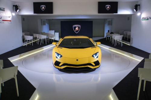 Lamborghini lần đầu ‘nhá hàng’ Aventador S - 4