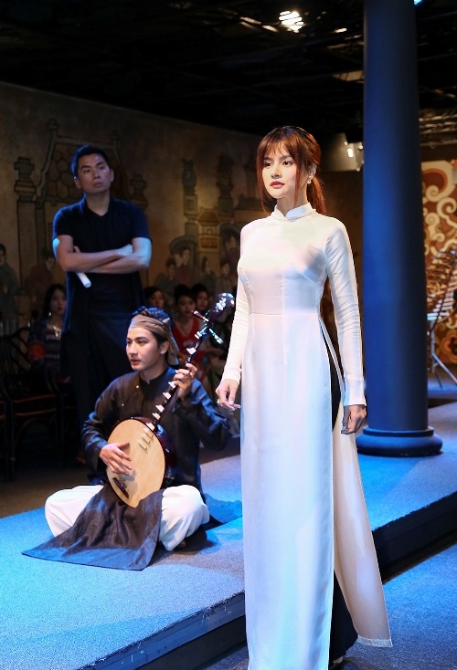 Gái 2 con Vũ Thu Phương bất ngờ tái xuất thon đẹp hơn xưa - 3