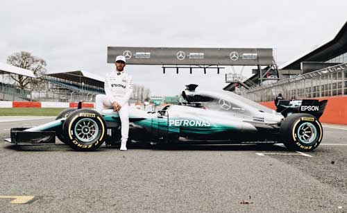 Tin thể thao HOT 24/2: Federer bán kỉ vật Úc mở rộng làm từ thiện - 2