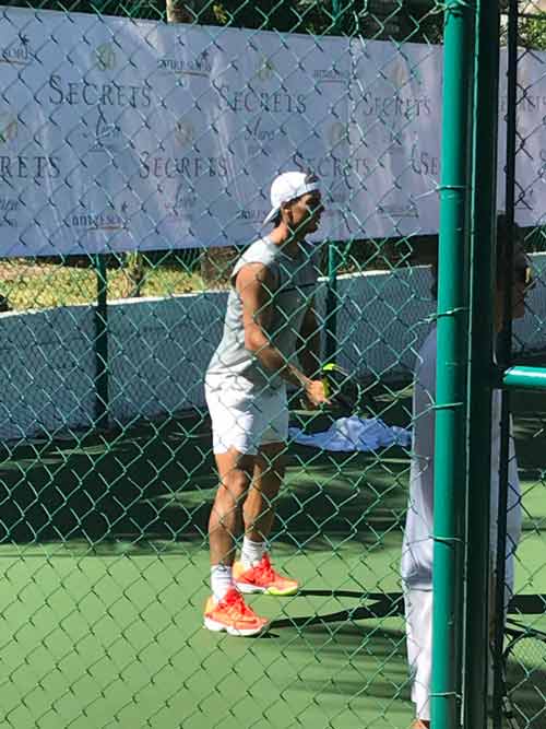 Tin thể thao HOT 24/2: Federer bán kỉ vật Úc mở rộng làm từ thiện - 3