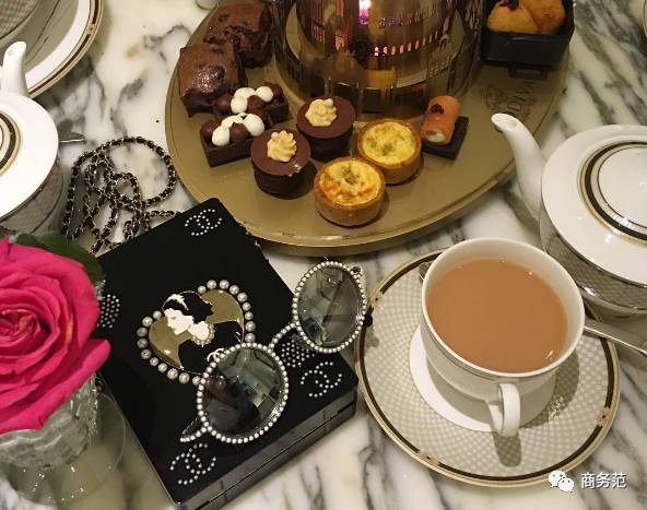 Hội chị em nhà giàu với cuộc sống "thất nghiệp hạnh phúc" - 9