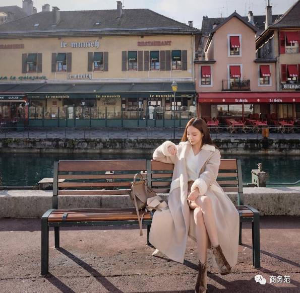 Hội chị em nhà giàu với cuộc sống "thất nghiệp hạnh phúc" - 3