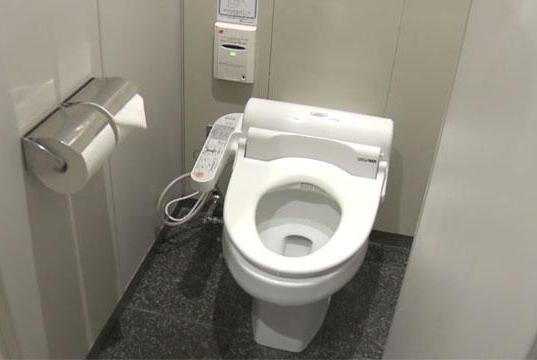 Toilet biết tố sếp nếu nhân viên ngồi quá lâu - 1
