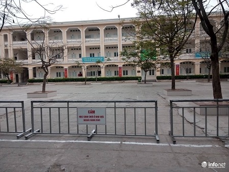 Tiểu học Khương Đình lên tiếng vụ xe ô tô vào trường gây nguy hiểm cho học sinh - 2
