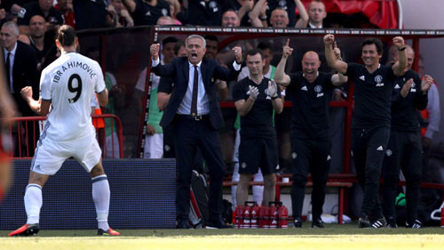 Chuyển nhượng MU: Mourinho sợ mất “Buffon đệ nhị” - 2