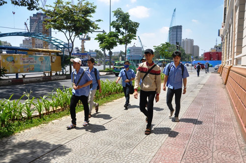 TP.HCM: Nhiều quận ra “tối hậu thư” cho người lấn chiếm vỉa hè - 4