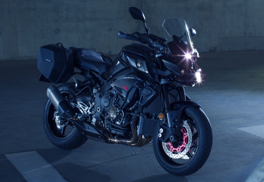 Yamaha MT-10 Tourer 2017: Mạnh mẽ, đẳng cấp - 9