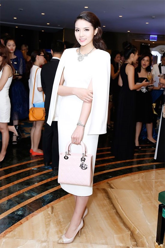 Kỳ Duyên nói gì về việc mua ốp điện thoại hơn 40 triệu? - 6