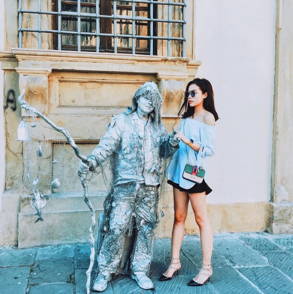 Kỳ Duyên nói gì về việc mua ốp điện thoại hơn 40 triệu? - 12