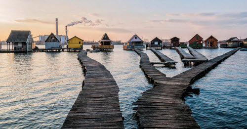 Bí ẩn ngôi làng nổi hẻo lánh, đẹp như tranh ở Hungary - 2