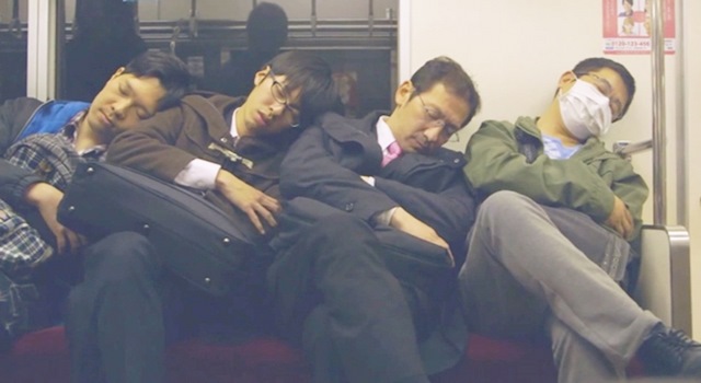 Báo Nhật khuyên dân sang VN học tập cách ngủ trưa - 1
