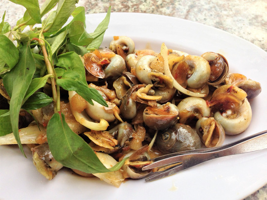 Ốc mỡ xào bơ thơm ngon khó cưỡng - 1