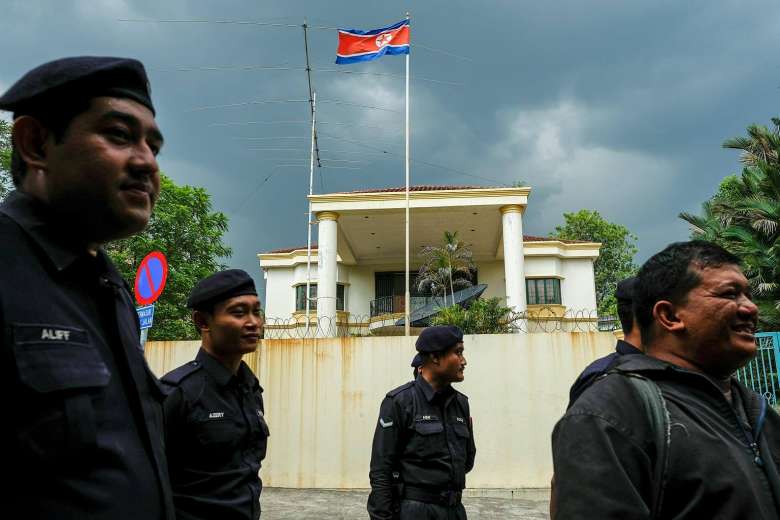 Malaysia buộc dân Triều Tiên xin visa sau vụ Kim Jong-nam - 1