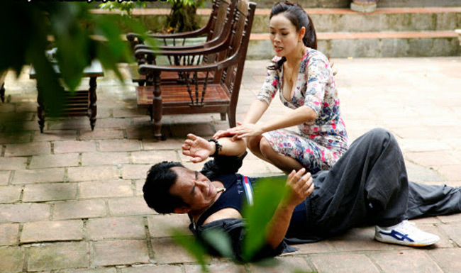 Thời điểm đó, Diễm Hương còn chưa nổi tiếng với vai "hồ ly tinh" chuyên giật chồng trong bộ phim "Hôn nhân trong ngõ hẹp" nổi tiếng trên truyền hình vào giữa năm 2015.