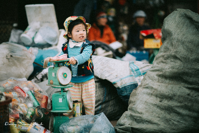Sự thật về bộ ảnh &#34;Mẹ con đồng nát&#34; khiến ngàn người rung động - 4