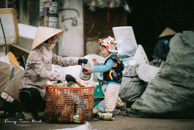Sự thật về bộ ảnh &#34;Mẹ con đồng nát&#34; khiến ngàn người rung động - 5