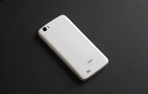 Điện thoại DCO T6 pin khỏe thu hút người dùng - 4