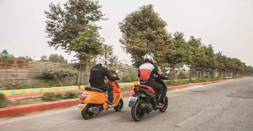 Thích xe ga nên mua Aprilia SR150 hay Vespa SXL150? - 14