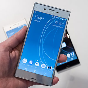 Sony Xperia Z5 Premium với Xperia XZ Premium: &#34;Kẻ tám lạng, người nửa cân&#34; - 3